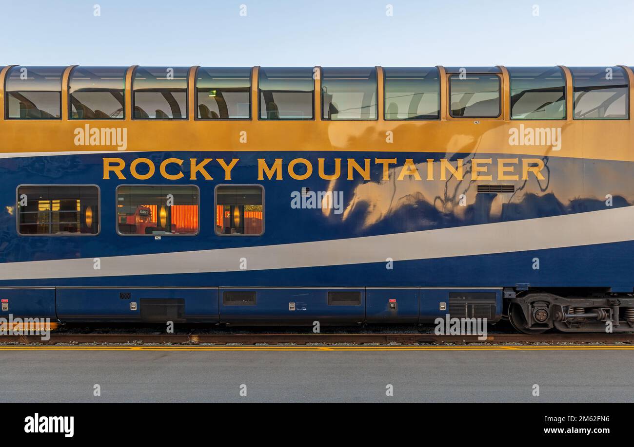 Carro ferroviario a foglia d'oro delle Montagne Rocciose nella stazione ferroviaria di Vancouver, Canada. Foto Stock