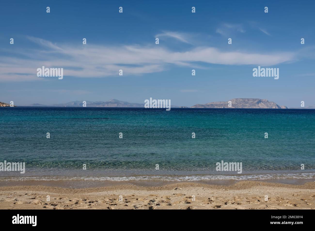 La splendida spiaggia di sabbia e turchese di Agia Theodoti in iOS Cyclades Grecia Foto Stock
