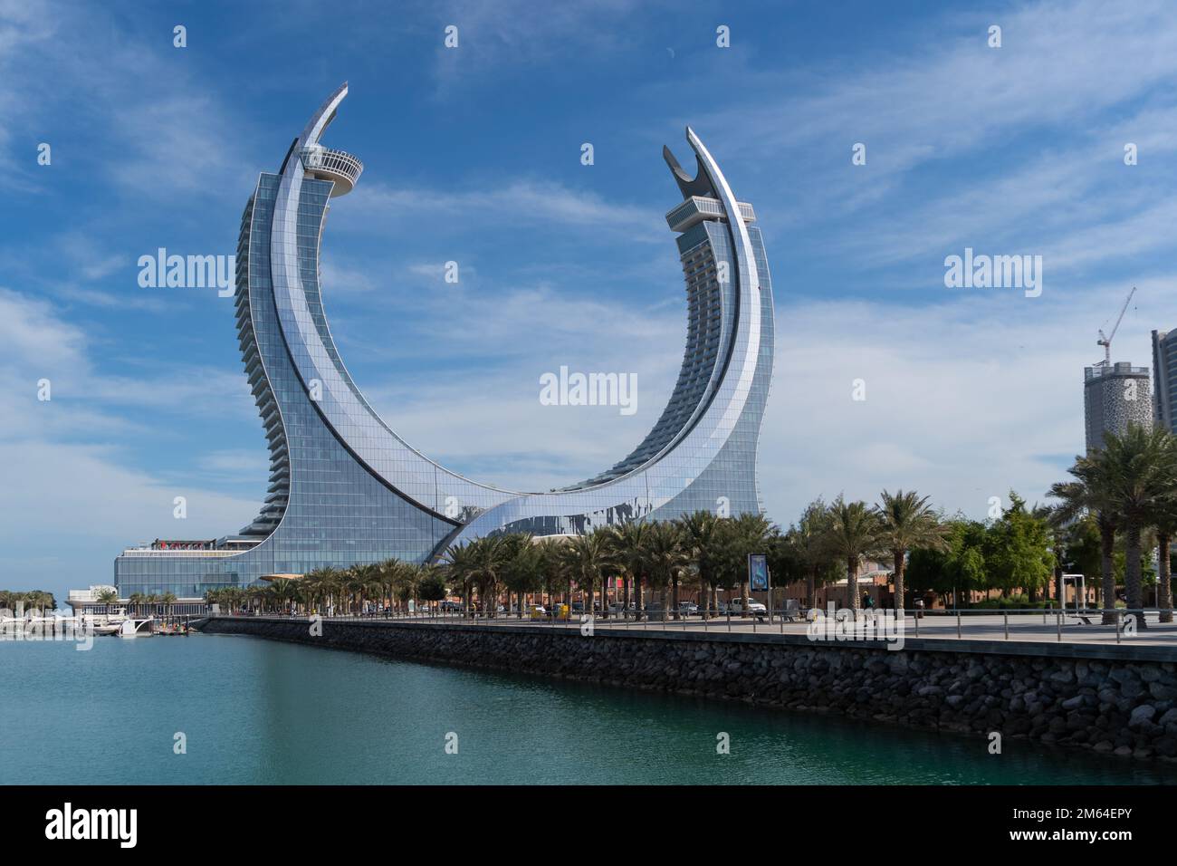 Lusail, Qatar - 29 novembre 2022: Katara Twin Tower Hotel, Lusail Marina Park Doha, Qatar. Foto Stock