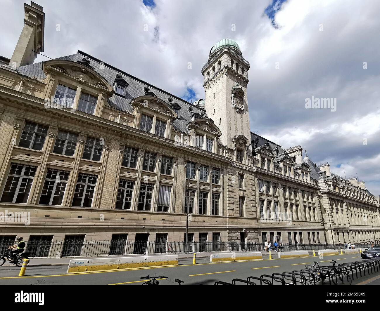 Francia, Parigi, la Sorbona è un edificio nel quartiere Latino di Parigi fondato da Robert de Sorbon (1257) ospitato il Collegio della Sorbona, più tardi ren Foto Stock