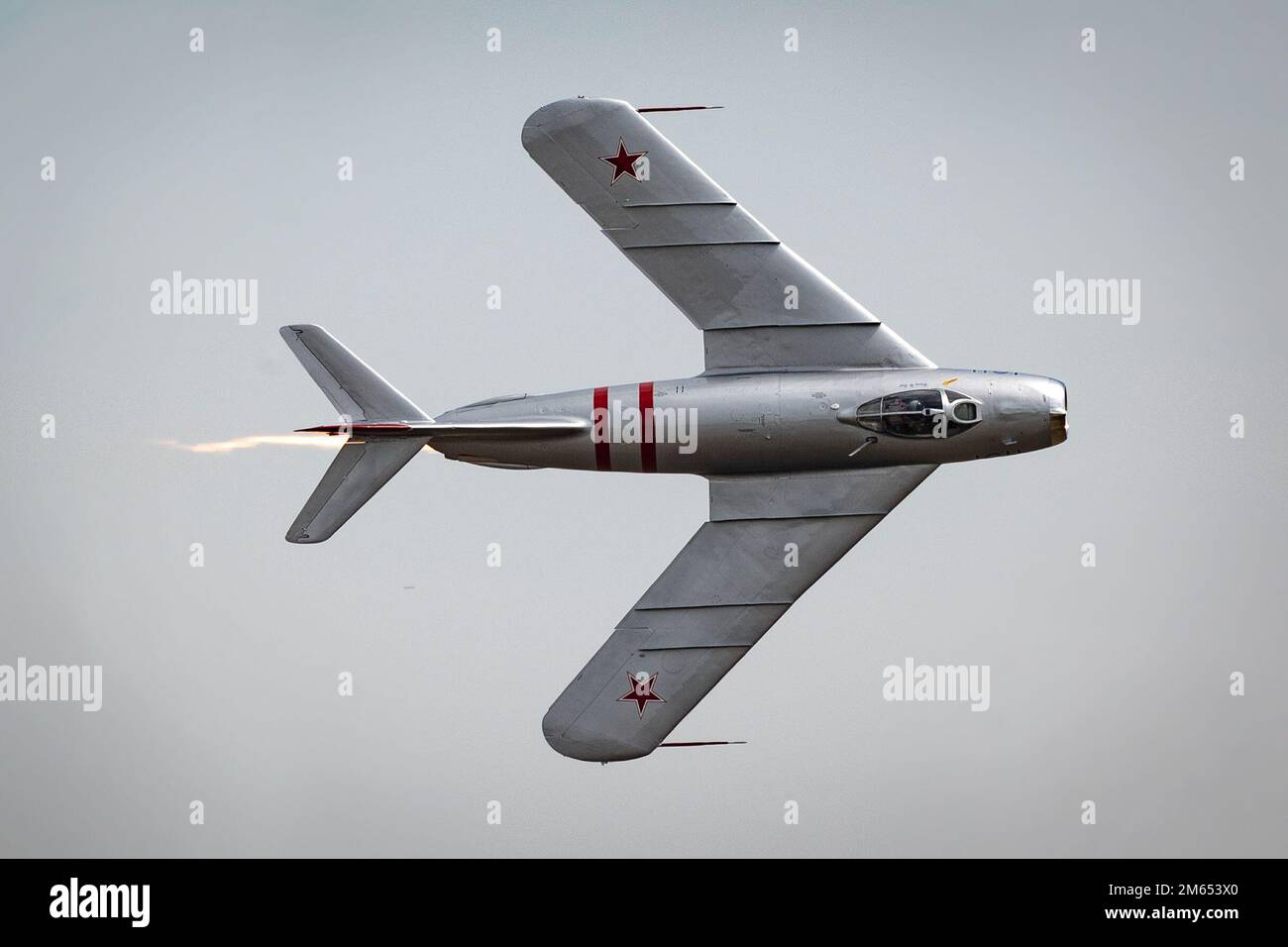 Randy Ball, pilota dimostrativo per il MIG-17, esegue una dimostrazione aerea durante lo Shaw Air & Space Expo presso la Shaw Air Force base, South Carolina, 2 aprile 2022. Lo Shaw Air & Space Expo ha ospitato 12 spettacoli aerei e 10 aerei da esposizione statica, oltre ad altre attrazioni e mostre che hanno attirato più di 55.000 ospiti. 20FW, Air Show, Shaw Proud, ShawAirExpo, Team Shaw, Wild weasels, Foto Stock