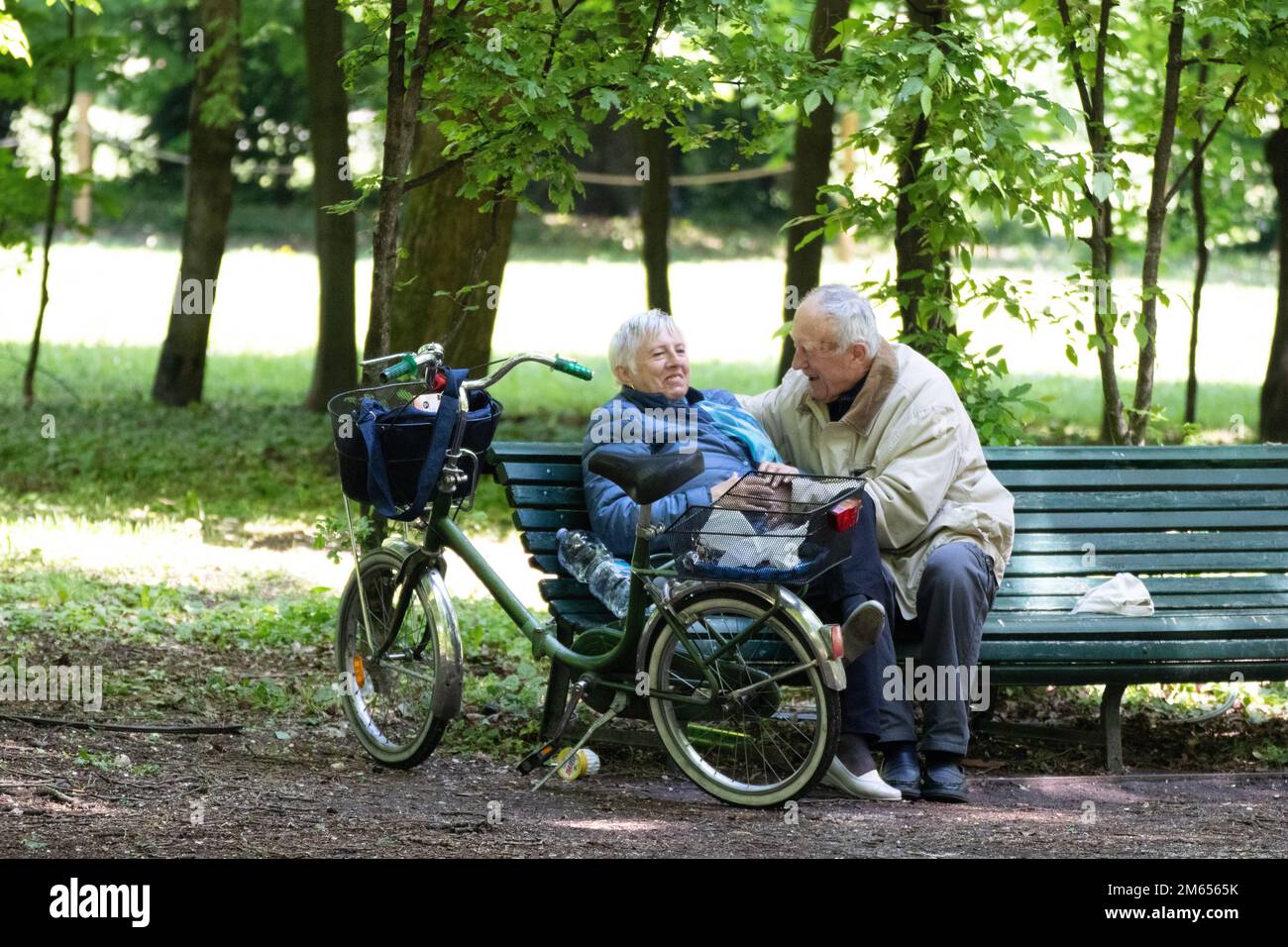 persone anziane che si amano Foto Stock