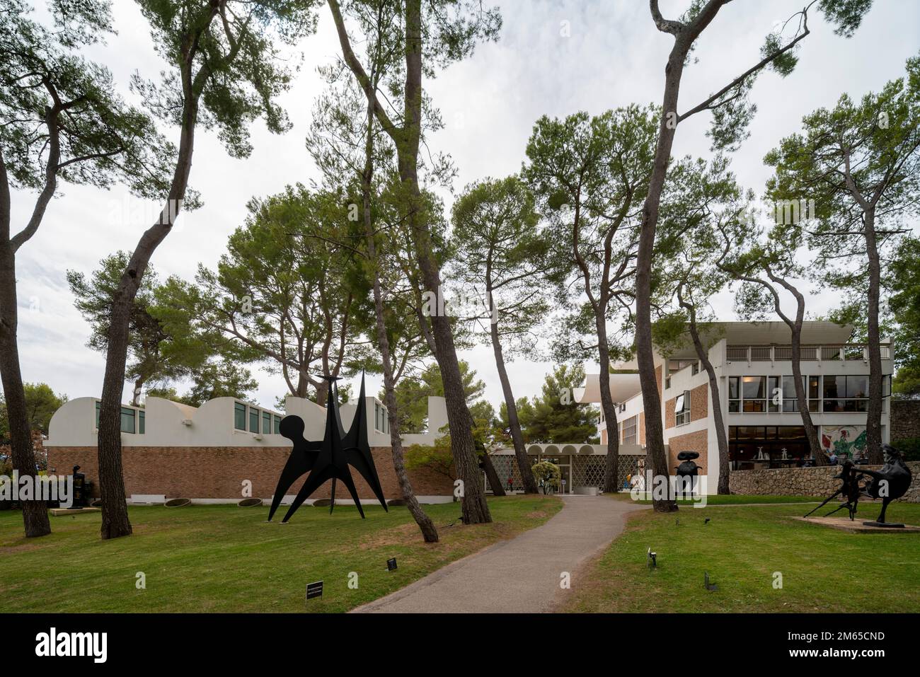 Saint-Paul-de-Vence, Museo Fondation Maeght, 1964 von Josep Lluís Sert erbaut, Skulpturengarten Foto Stock