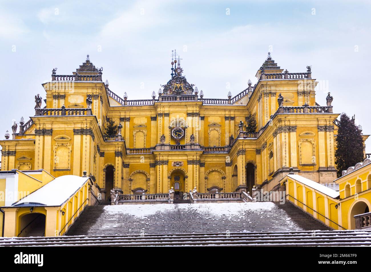 Vecchia cattedrale barocca a Wambierzyce Polonia Foto Stock