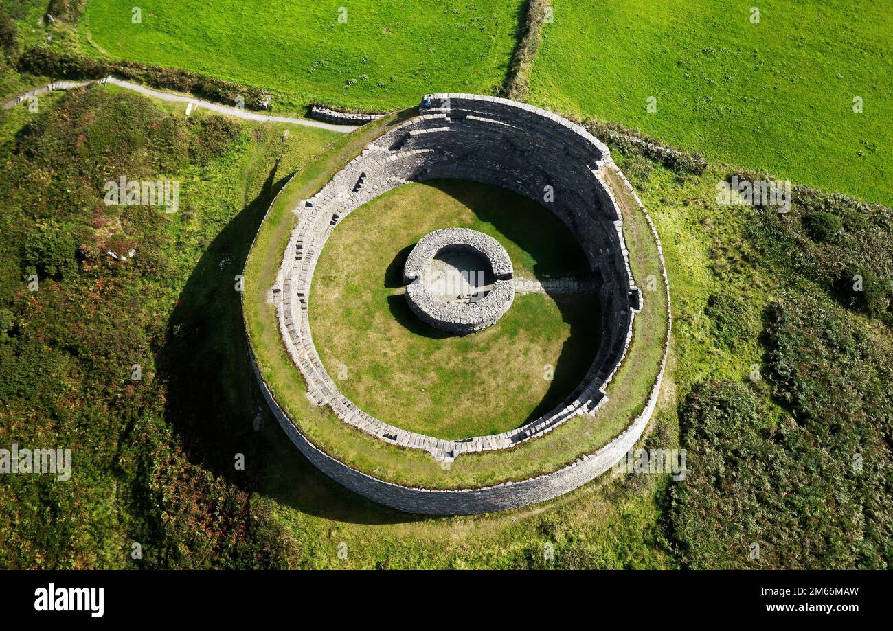 Cahergall preistorico Celtic circolare muro di pietra a secco Fort insediamento aka cashel vicino a Cahersiveen, penisola di Iveragh, Contea di Kerry, Irlanda Foto Stock