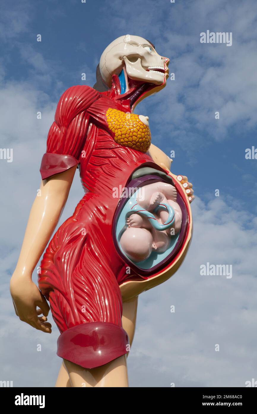 La Vergine Madre dell'artista Damien Hirst qui esposta allo Yorkshire Sculpture Park Foto Stock