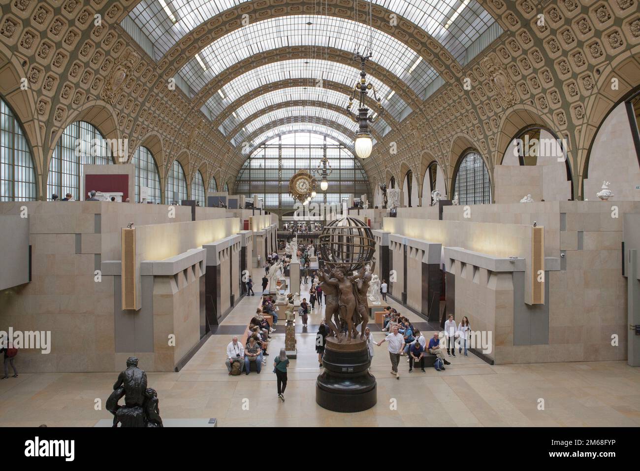 L'interno del Musée d'Orsay un museo sulla riva sinistra della Senna a Parigi, Francia Foto Stock
