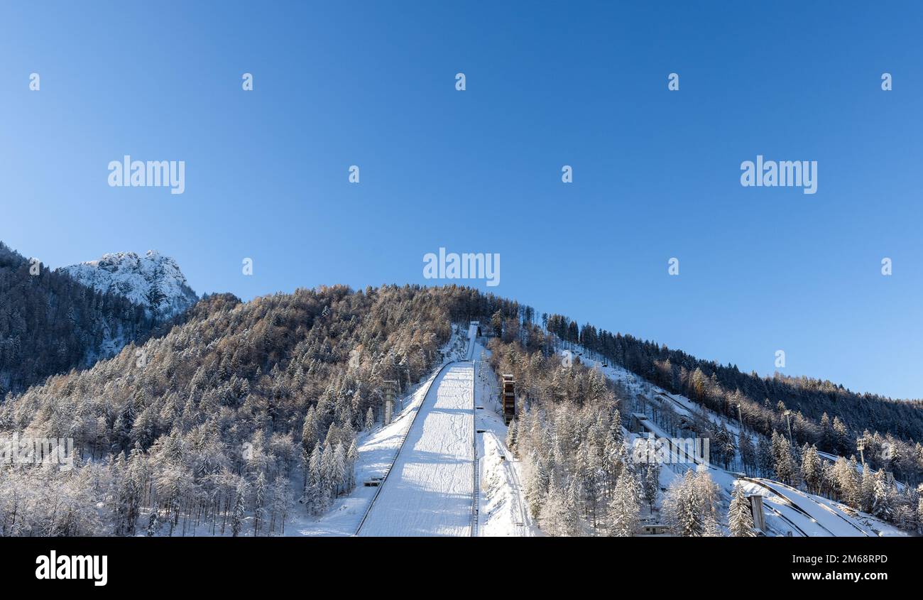 Salto con gli sci a Planica nei pressi di Kranjska Gora Slovenia coperta di neve in inverno. Foto Stock
