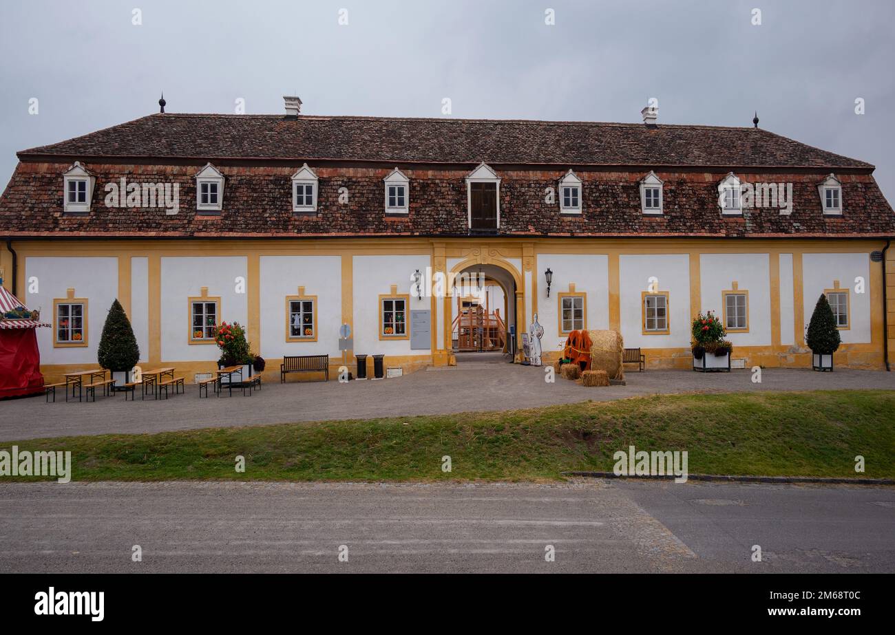 Vista sui giardini del castello Schloss Hof in bassa Austria una residenza di campagna del 18th ° secolo in gran parte fondata dal principe Eugenio di Savoia Foto Stock