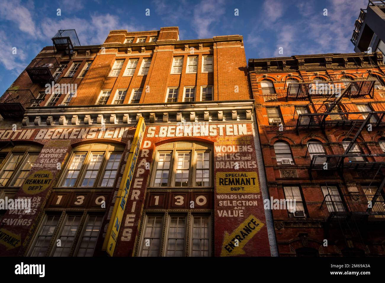 Edifici storici, il Bowery, un quartiere storico nel Lower East Side di Manhattan, New York City, USA Foto Stock