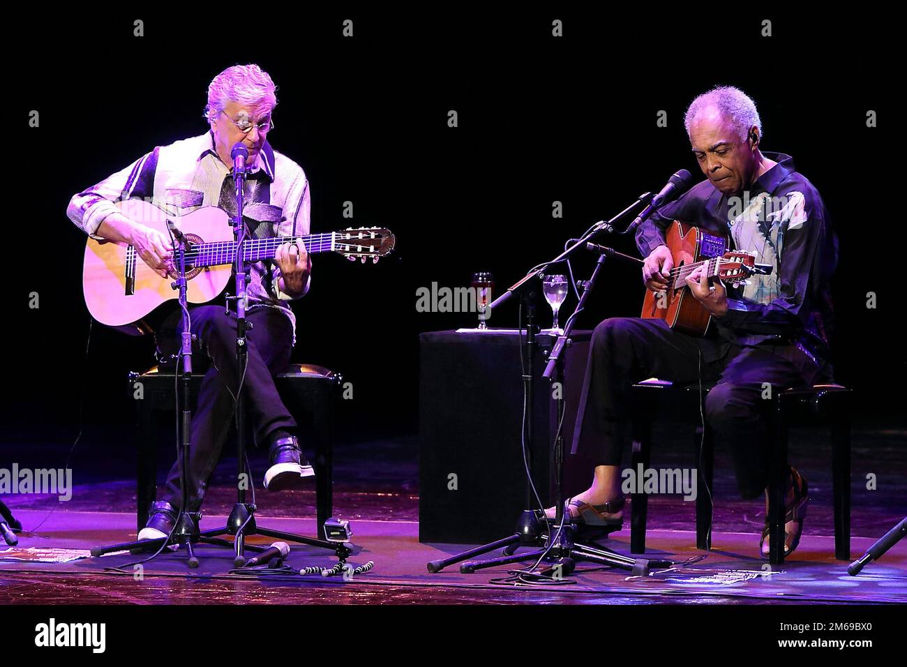 22nd luglio 2015 - Madrid, Caetano Veloso e Gilberto Gil si esibiscono al Teatro reale di Madrid. Foto Stock