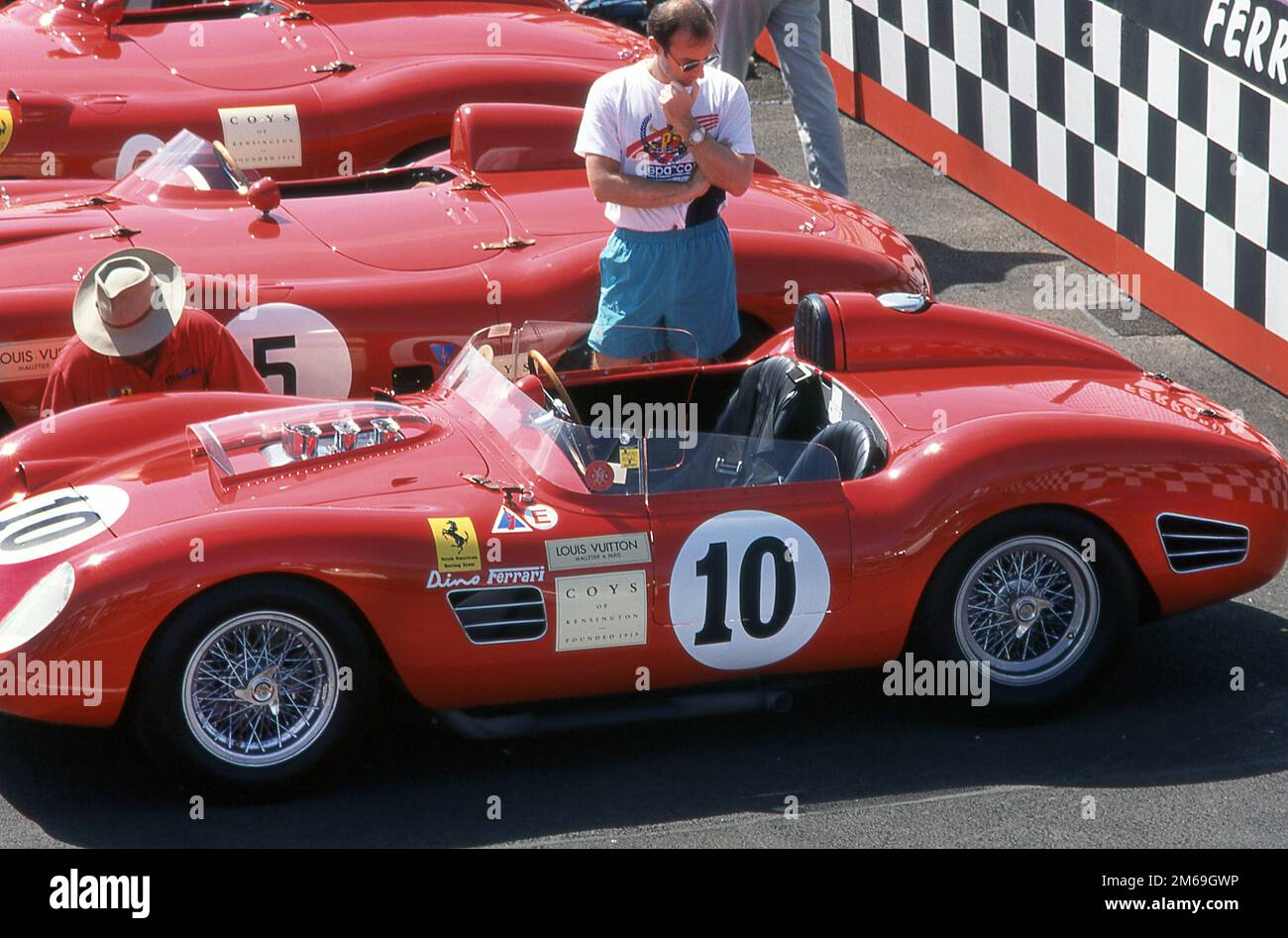 1959 Ferrari Dino auto da corsa sportiva nel paddock al Coys Historic Festival gare di auto classica a Silverstone 1995 luglio Foto Stock