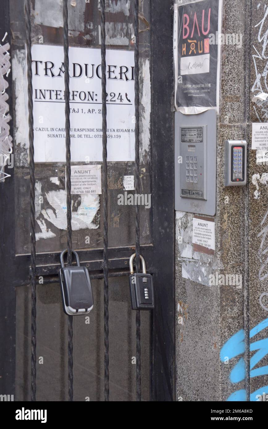 Air BNB cassette di sicurezza per le chiavi di appartamento in affitto per le vacanze a Bucarest, Romania Foto Stock