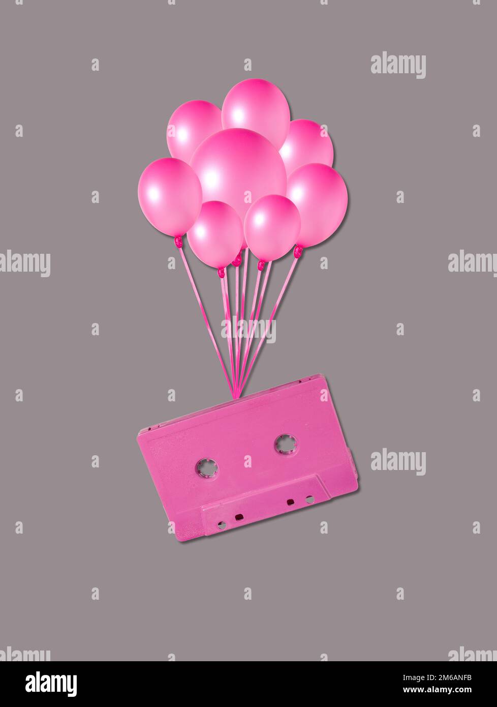 musica retrò cassette che volano con palloncini, design creativo Foto Stock