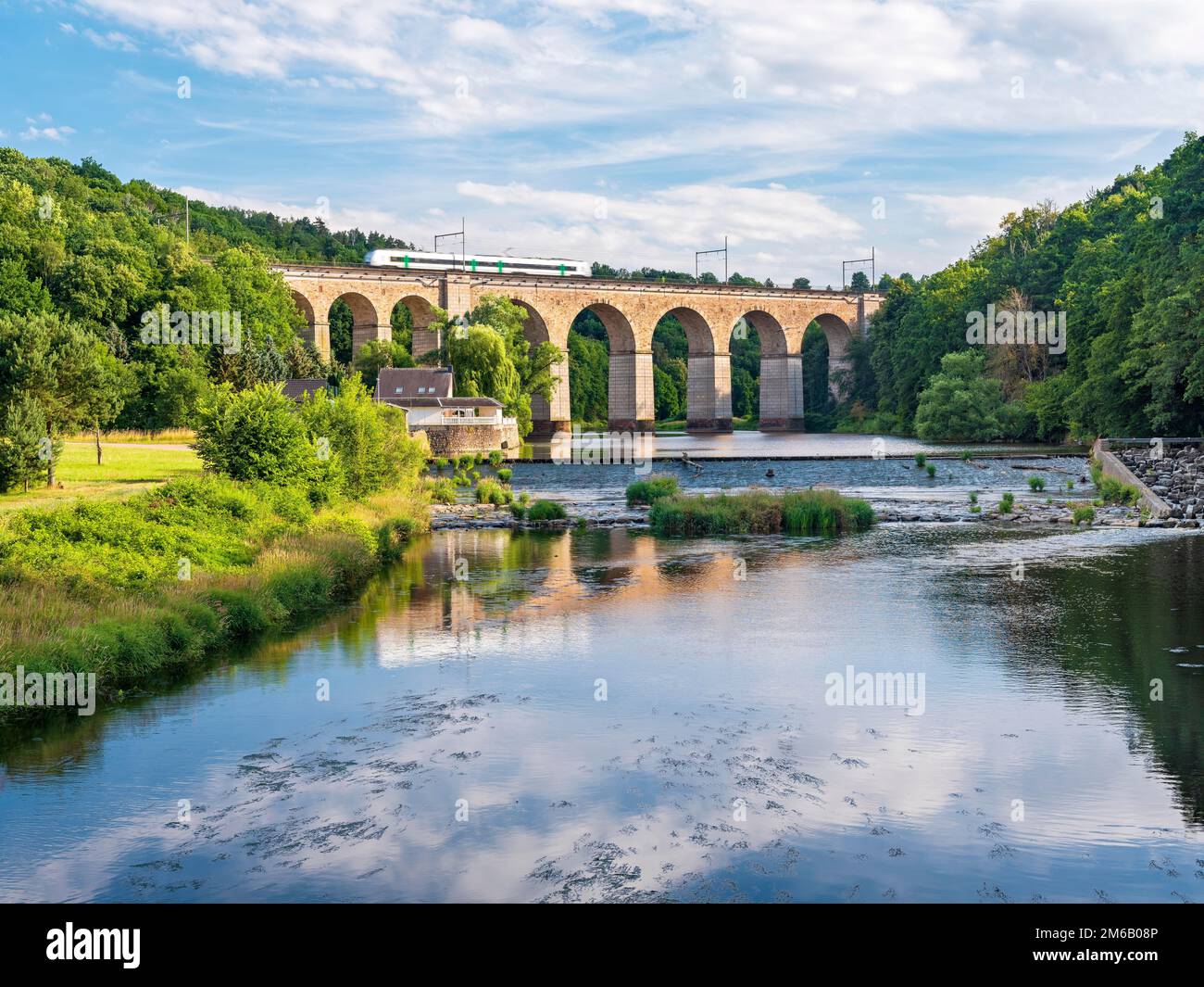 Viadotto Limmritz, ponte ferroviario sul fiume Zschopau, Doebeln, Sassonia, Germania Foto Stock