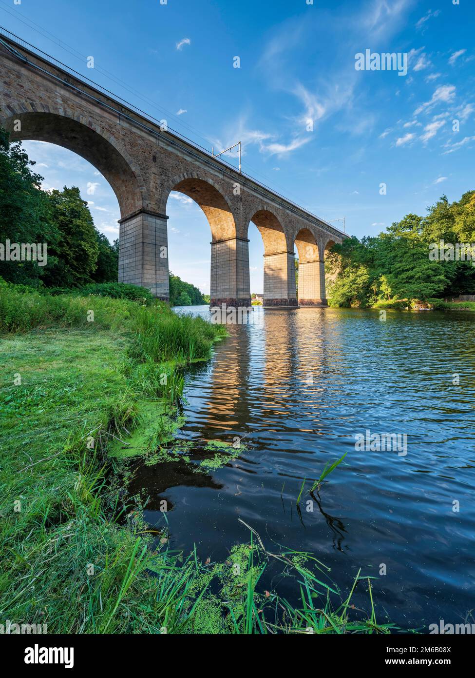 Viadotto Limmritz, ponte ferroviario sul fiume Zschopau, Doebeln, Sassonia, Germania Foto Stock