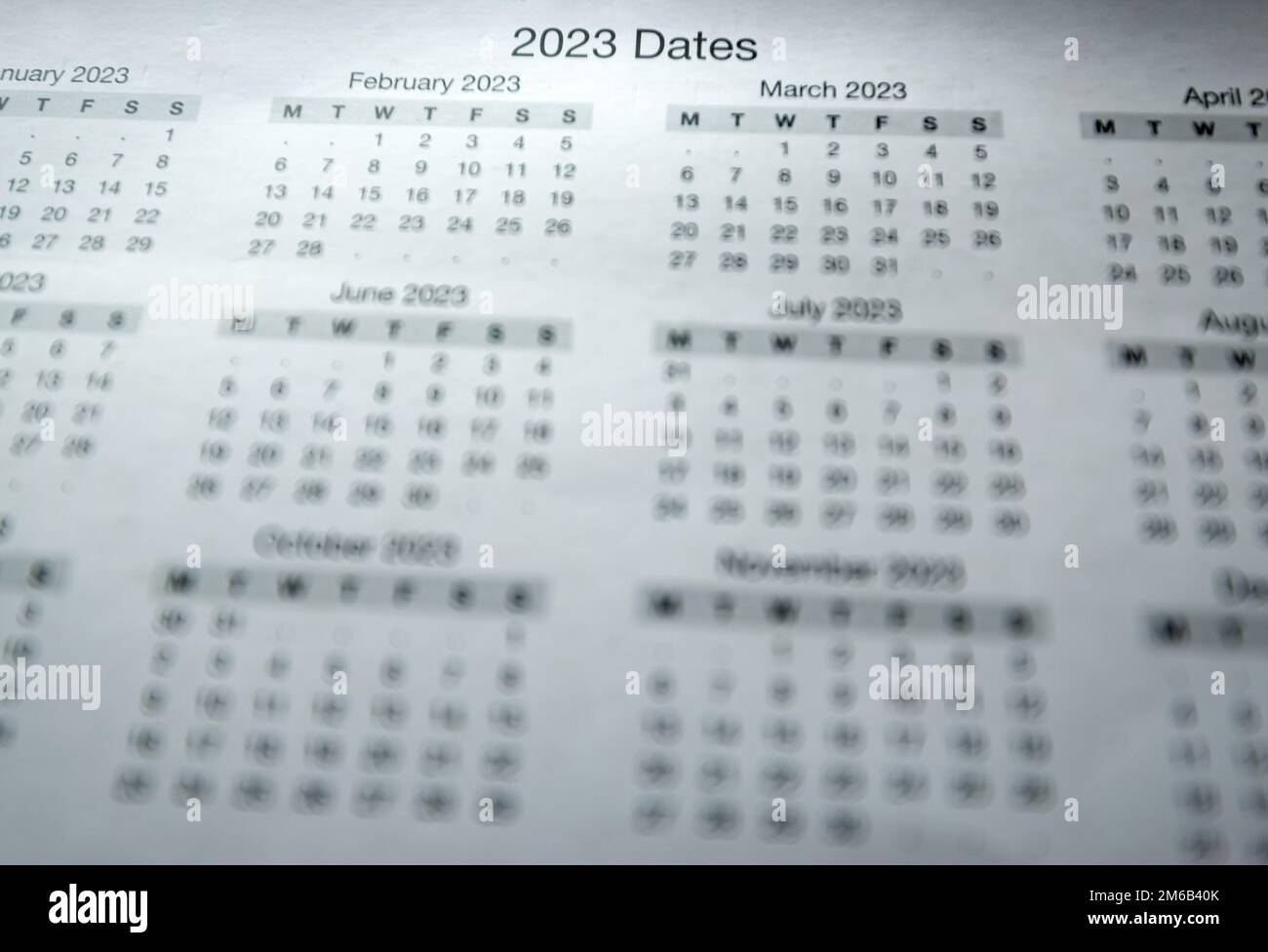 Calendario 2023, primo piano del pianificatore mensile per la parete o la scrivania. Visualizzazione di date e mesi di 2023 anno. Foto Stock