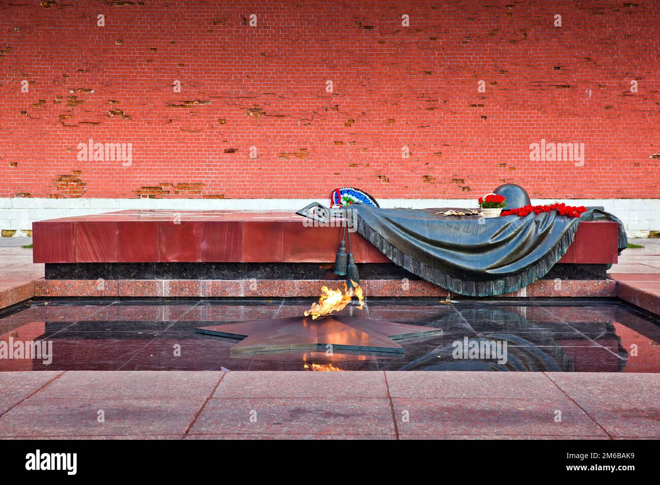 Fiamma eterna in memoria delle vittime della guerra Foto Stock
