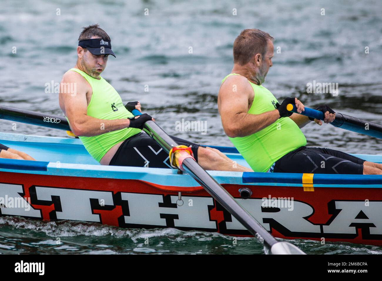 Narooma, nuovo Galles del Sud, Australia. 3rd Jan, 2023. I concorrenti si sfidano a Wagonga Inlet il giorno 3 del George Bass Surfboat e della Ski Marathon 2023 il 3 gennaio 2023 a Narooma, in Australia. (Credit Image: © Chris Putnam/ZUMA Press Wire) Foto Stock