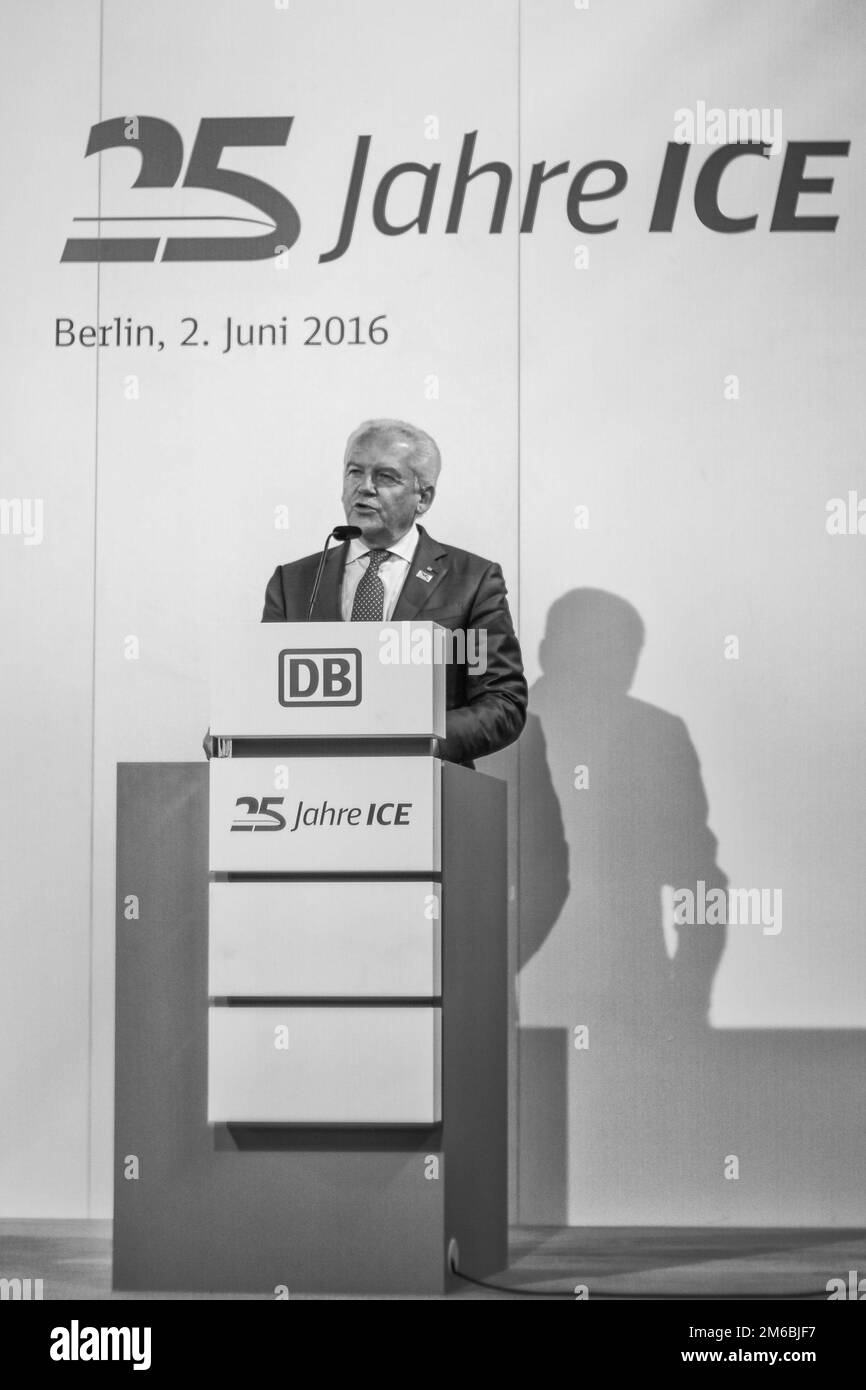 Dr. RÃ¼diger Grube, CEO della Deutsche Bahn, occasione di 25 anni DI TRENI ICE in Germania Foto Stock