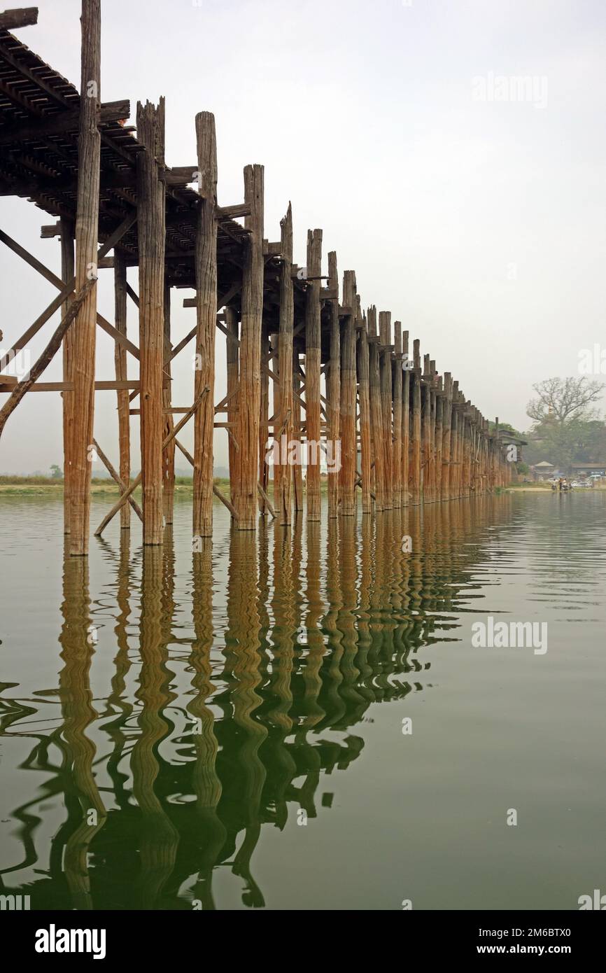 Ubein, il ponte di legno più lungo del mondo, Mandalay, Myanmar Foto Stock