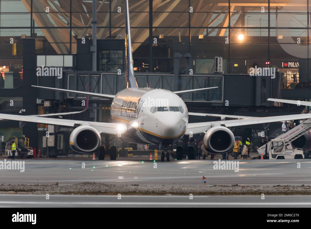 Compagnia aerea low cost Ryanair Aircraft Boeing 737-800 a Gdansk, Polonia © Wojciech Strozyk / Alamy Stock Photo *** Local Caption *** Foto Stock