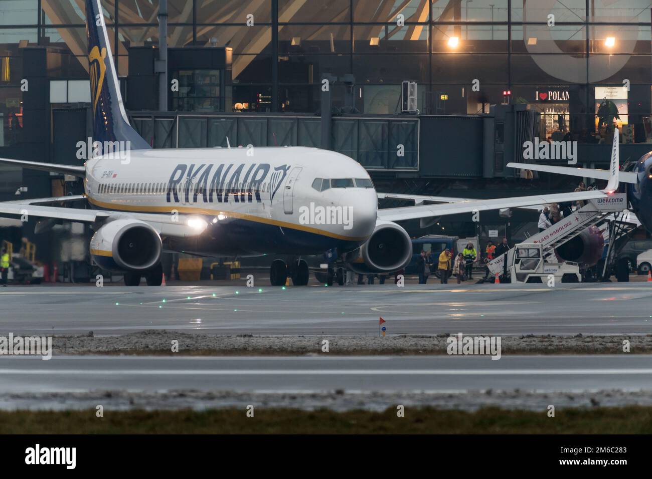 Compagnia aerea low cost Ryanair Aircraft Boeing 737-800 a Gdansk, Polonia © Wojciech Strozyk / Alamy Stock Photo *** Local Caption *** Foto Stock