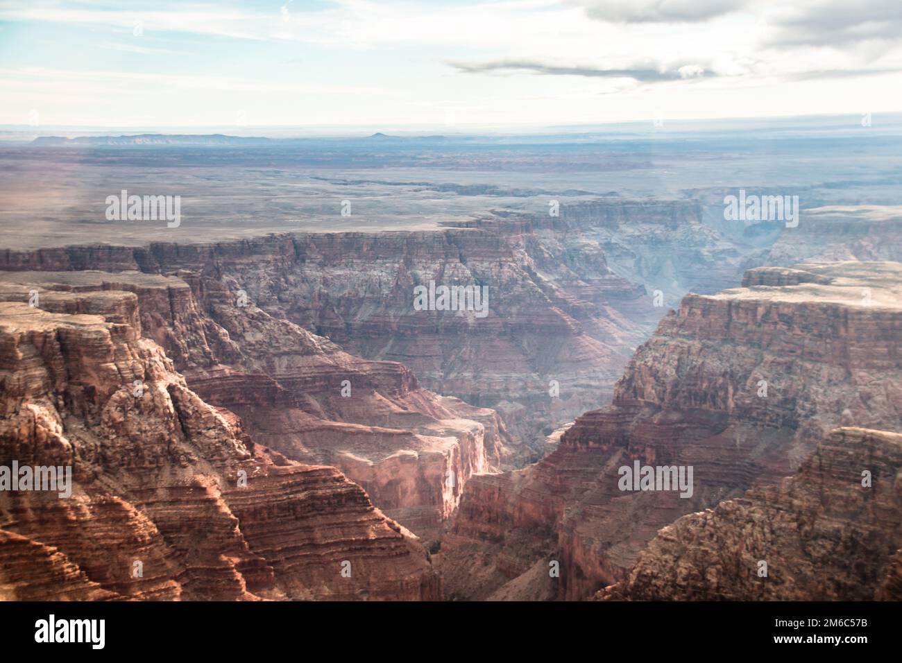 Vista dalla parte sud e nord del bordo nel Grand Canyon dall'elicottero Foto Stock