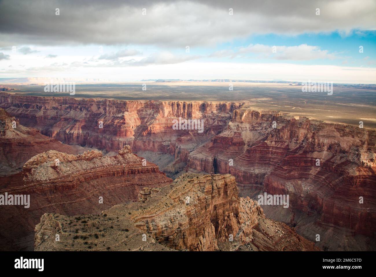 Vista dalla parte sud e nord del bordo nel Grand Canyon dall'elicottero Foto Stock
