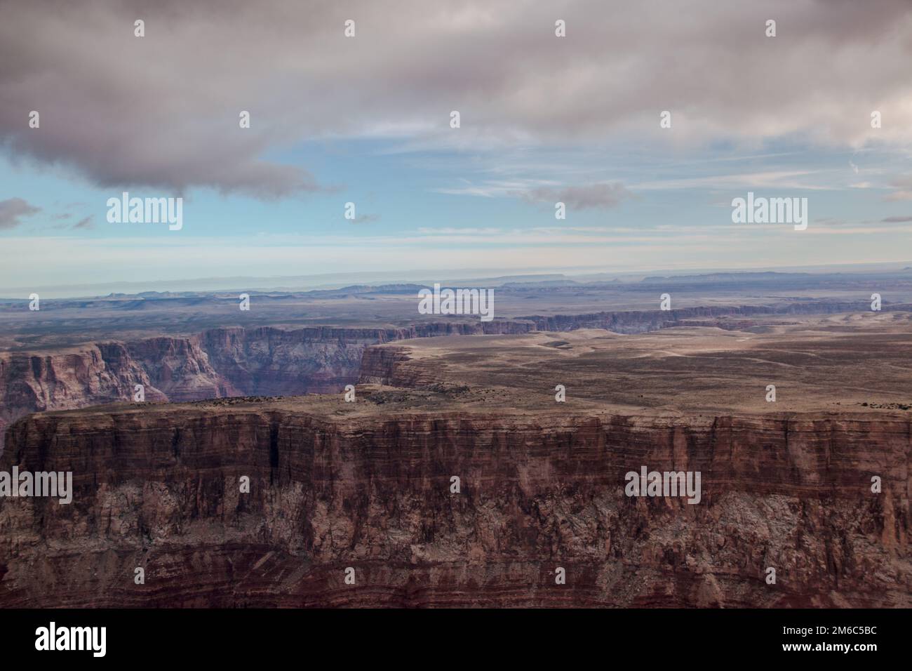 Vista sul bordo nord nel Grand Canyon dall'elicottero Foto Stock