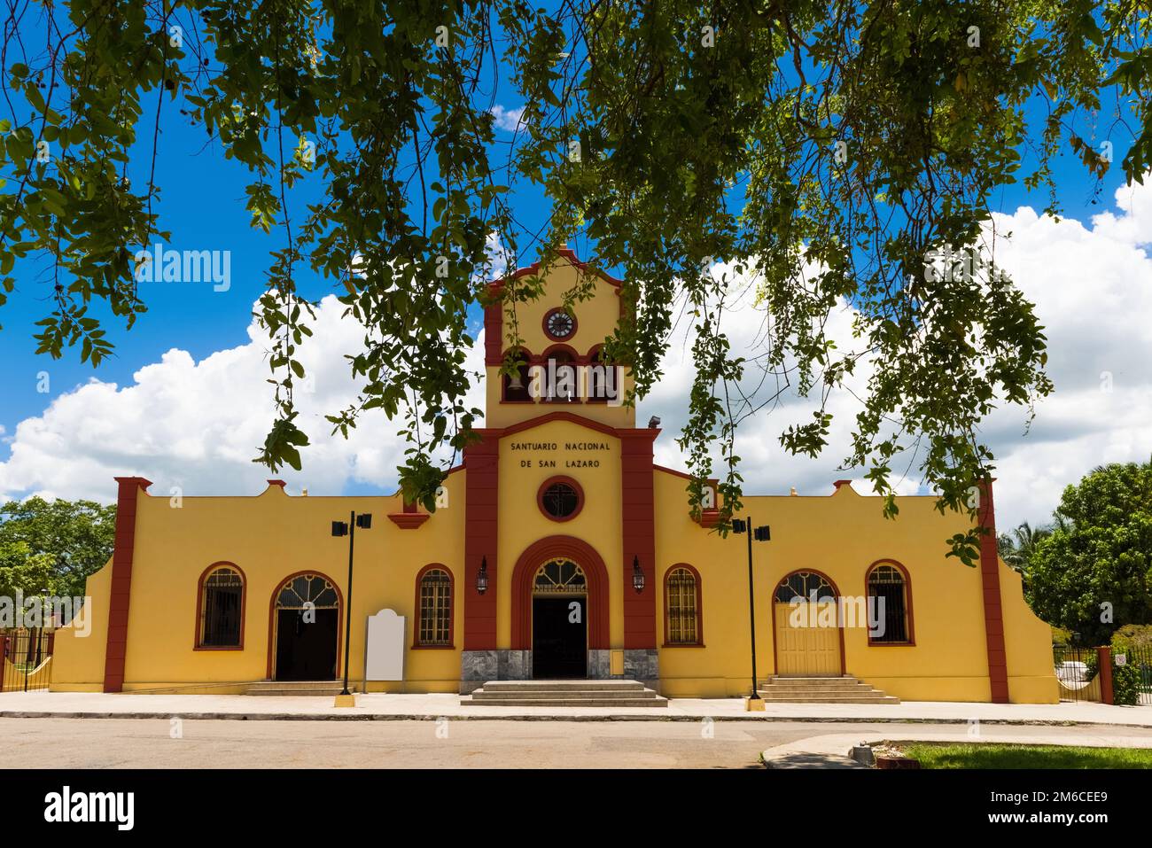 La famosa chiesa storica Saint Lazarus a l'Avana Cuba - Serie Cuba Reportage Foto Stock