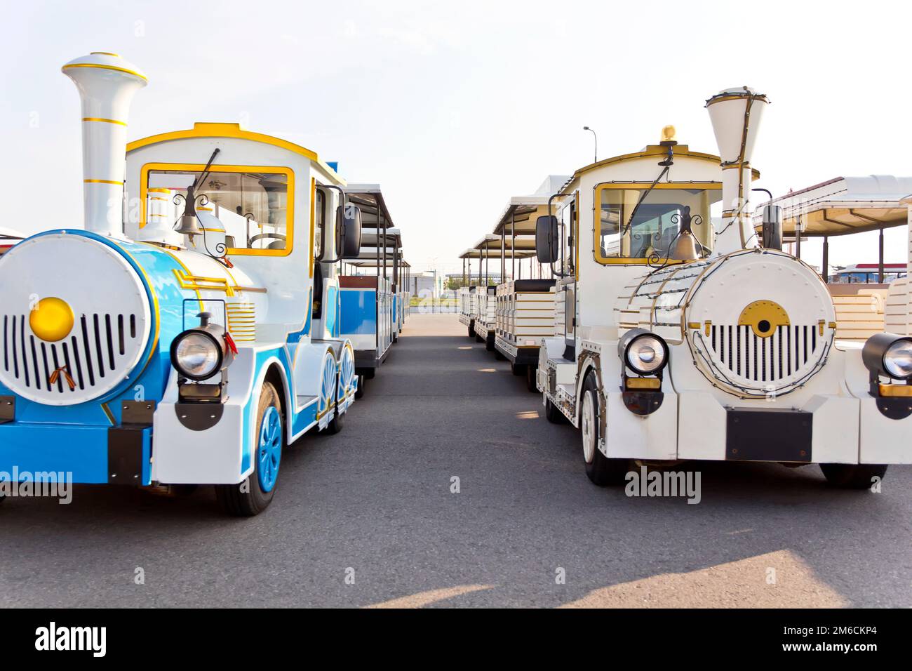 Attrazione moderna di locomotive nel parco olimpico di Sochi Foto Stock