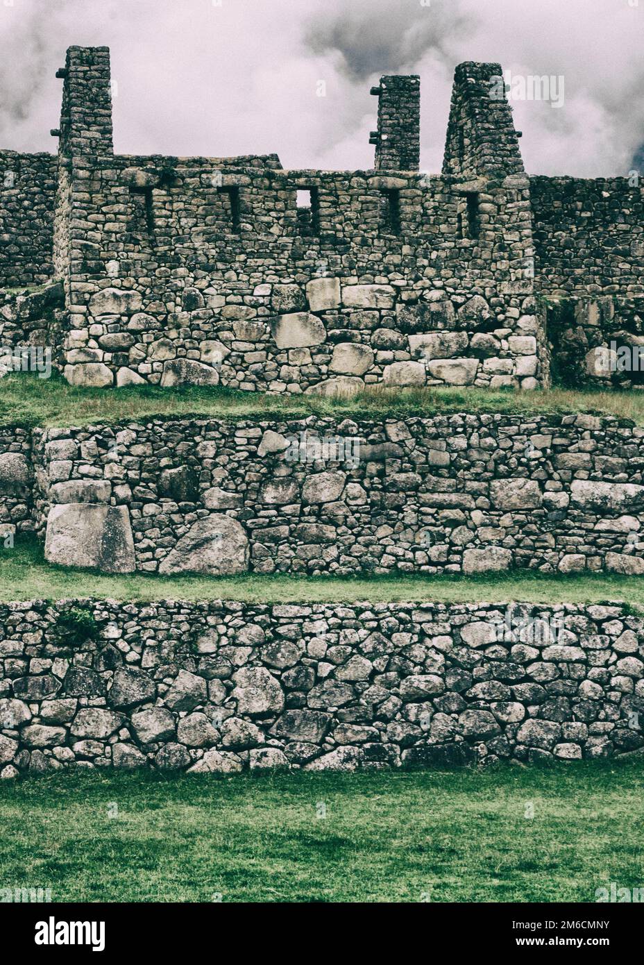 Strati di pietra Inca rovine di Machu Picchu. Foto Stock