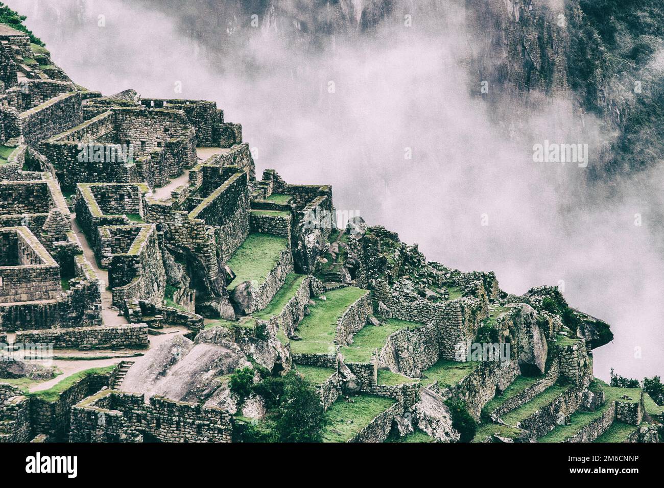 Bellissimo wallpaper di Machu Picchu e nuvole sulle Ande. N. persone. Foto Stock