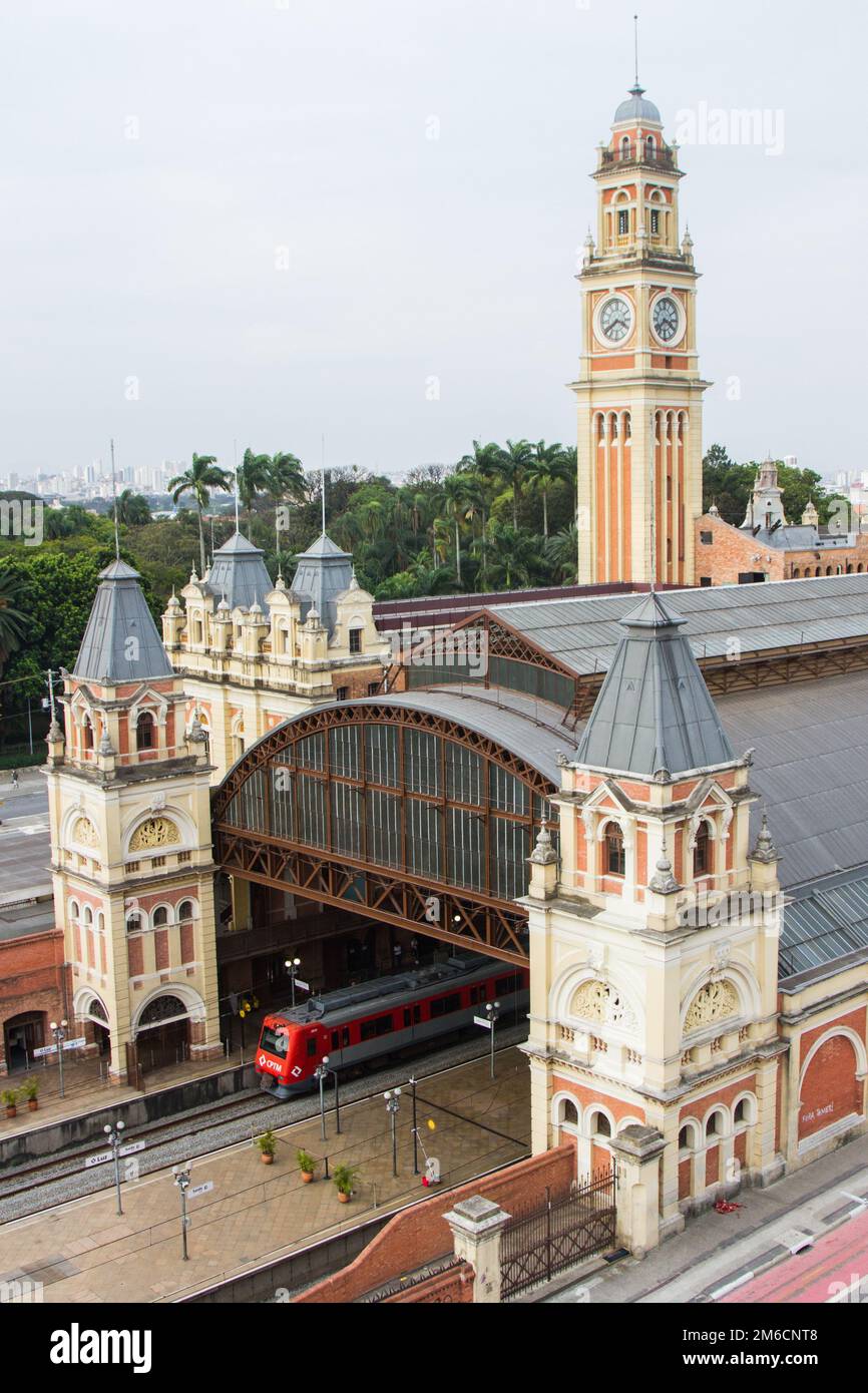 Classica stazione ferroviaria a San Paolo del Brasile. Foto Stock