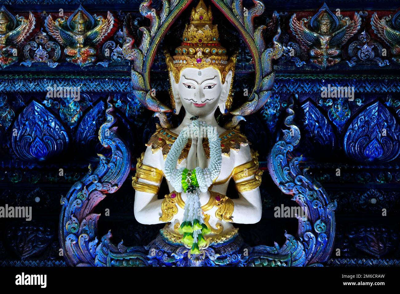 Wat Rong Suea Ten, Tempio della Tigre danzante, statua bianca di buddha, nel tempio buddista blu -Chiang Rai-Thailandia Foto Stock