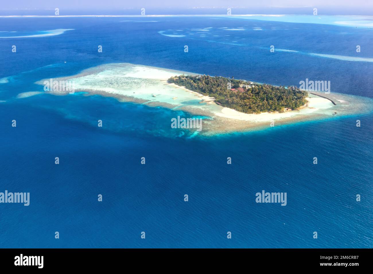 Maldive Island Vacanza Paradiso Mare testo libero spazio CopySpace Panorama Embudu Resort Foto aerea Foto Stock