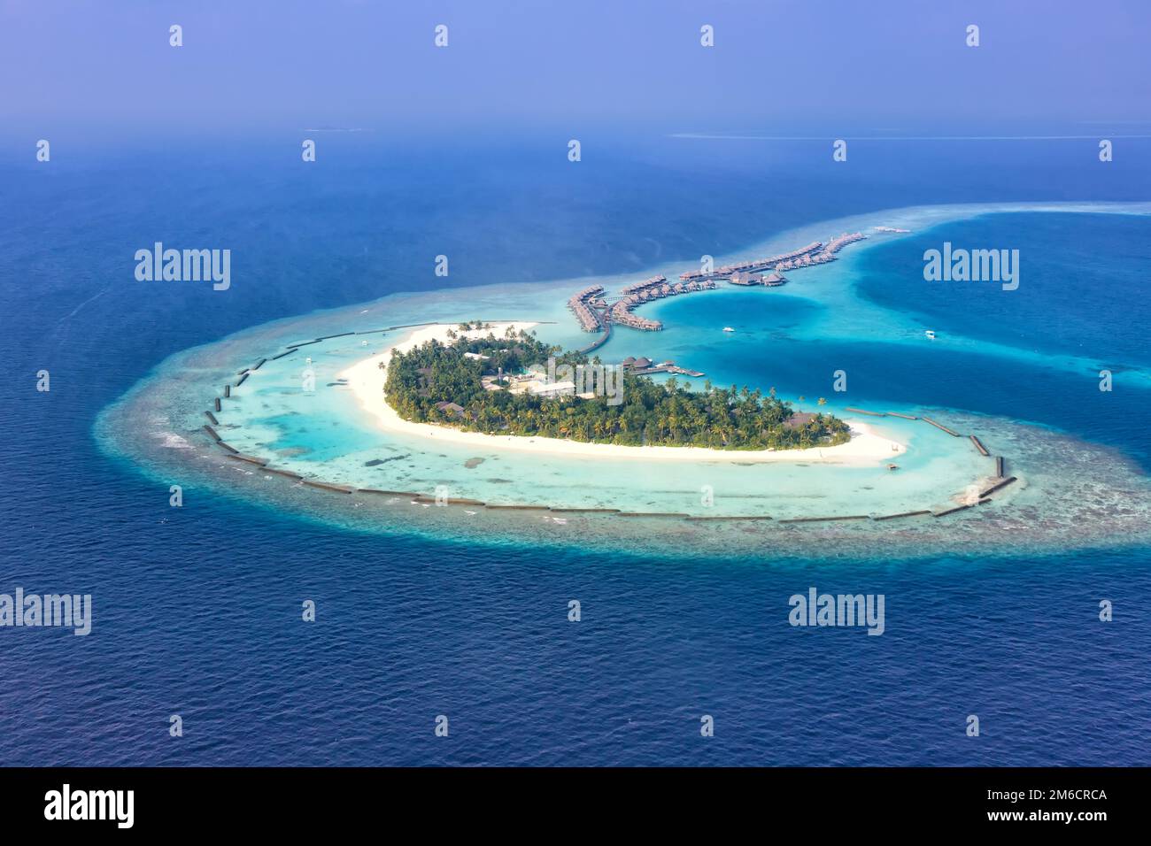 Maldive Isola Vacanze Paradiso Mare testo libero spazio CopySpace Halaveli Resort Ari Atoll Foto aerea Foto Stock