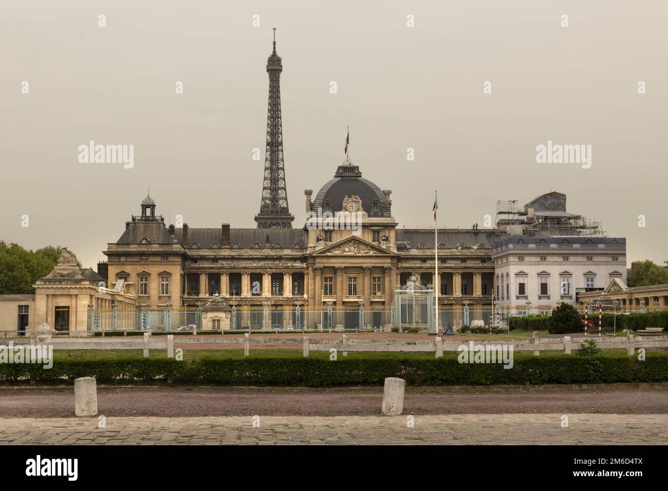 Francia, Parigi, 2019 - 04, Scuola militare nel centro di Parigi. Foto Stock