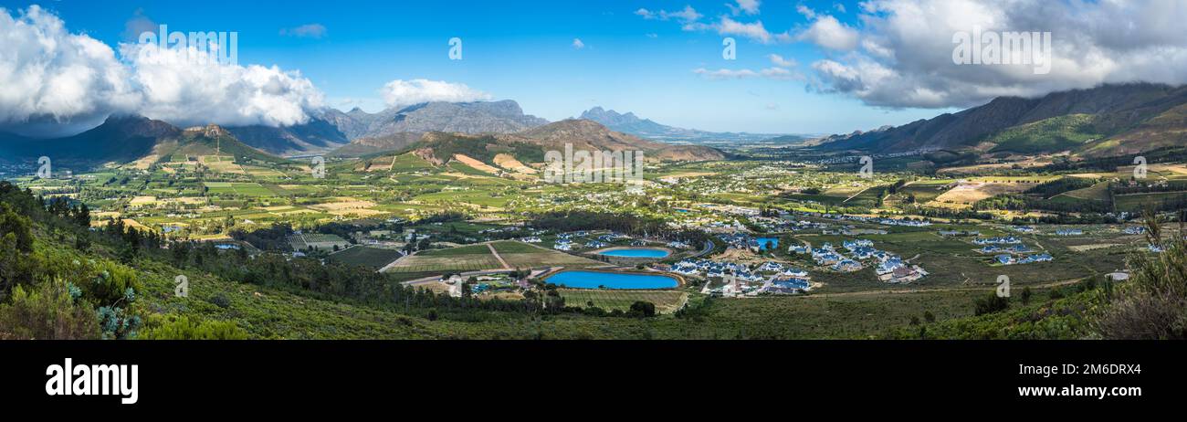 Vista panoramica sulla Valle di Franschhoek, regione vinicola del Sud Africa Foto Stock