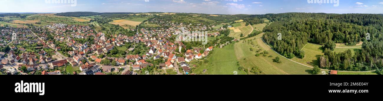 Panorama di GÃ¼ltlingen vicino a Wildberg nella Foresta Nera settentrionale, Germania Foto Stock