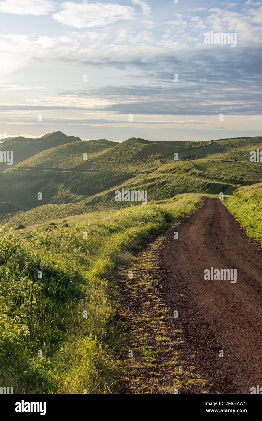 Passeggiata sull'arcipelago delle Azzorre. Scoperta dell'isola di sao jorge, Azzorre. Velas Foto Stock
