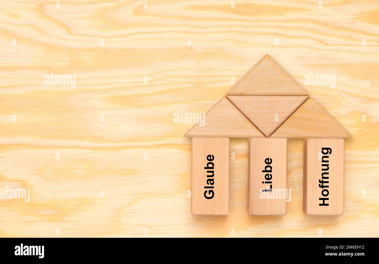 Tre pilastri con fede, amore, speranza Foto Stock