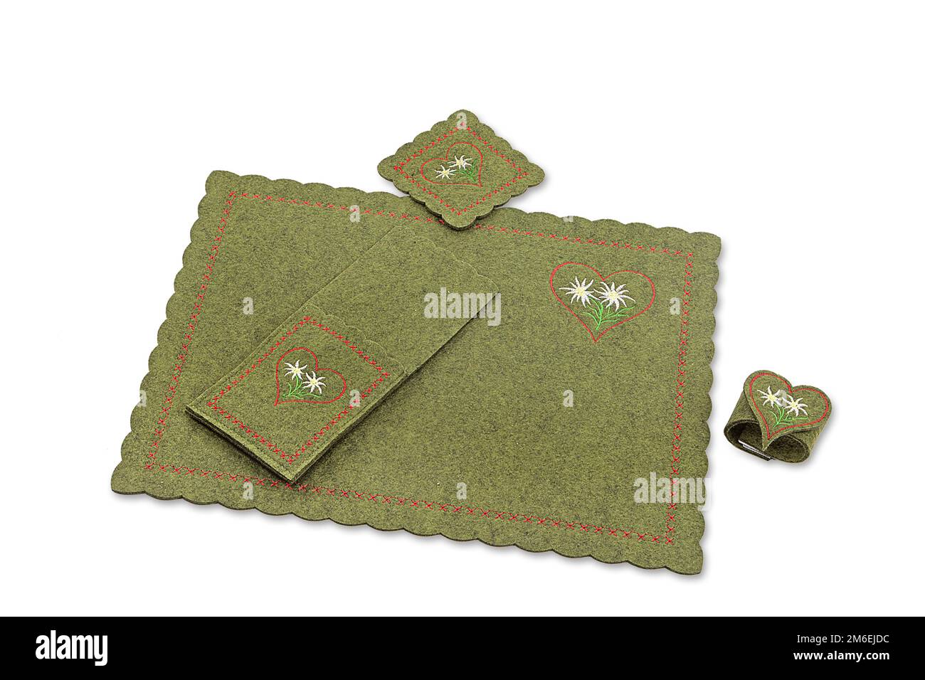 Canovaccio, tovagliolo o posate da cucina su panno isolato o con piatto, posate e bicchieri Foto Stock