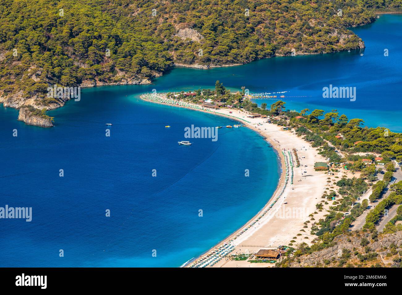 Vista panoramica della spiaggia di Oludeniz e della Laguna Blu, Fethiye, Turchia. Foto Stock