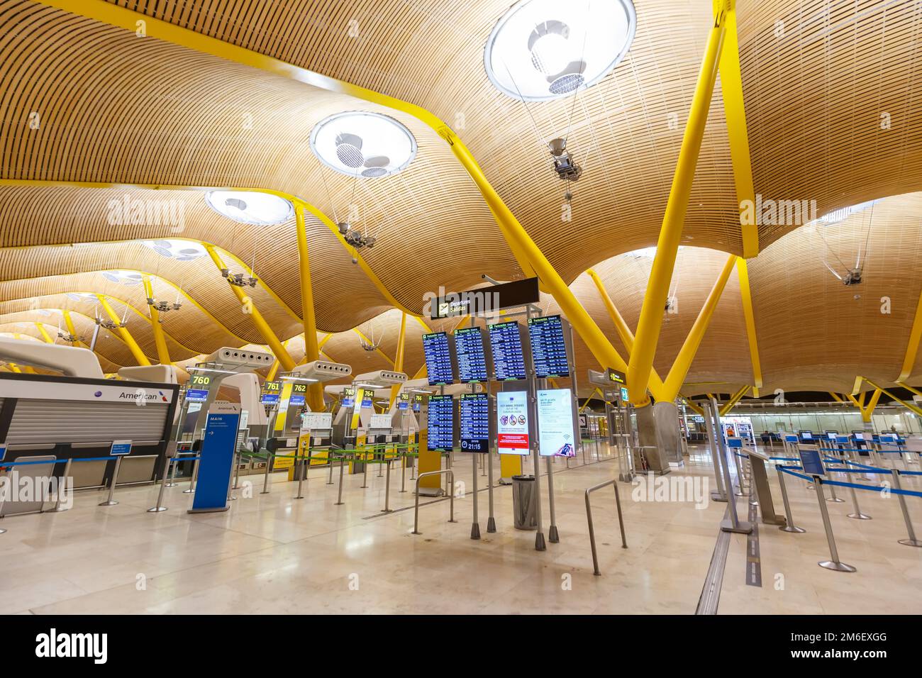 Flughafen Madrid Aeroporto Barajas Terminal 4 a Spanien Foto Stock