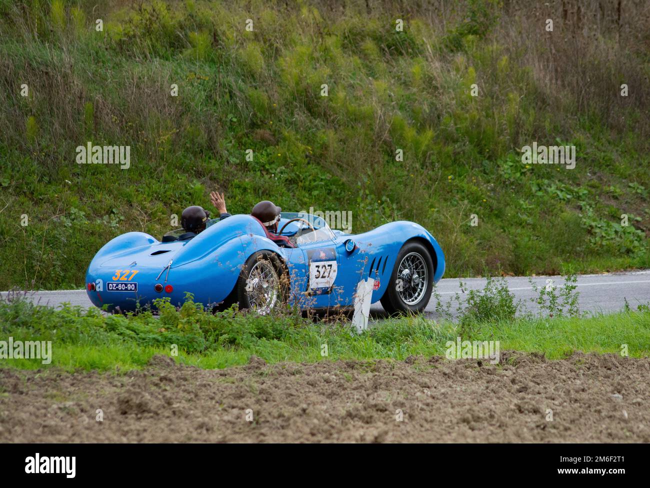 MASERATI 200 S1955 su una vecchia auto da corsa nel rally Mille miglia 2020 la famosa gara storica italiana (1927-1957) Foto Stock