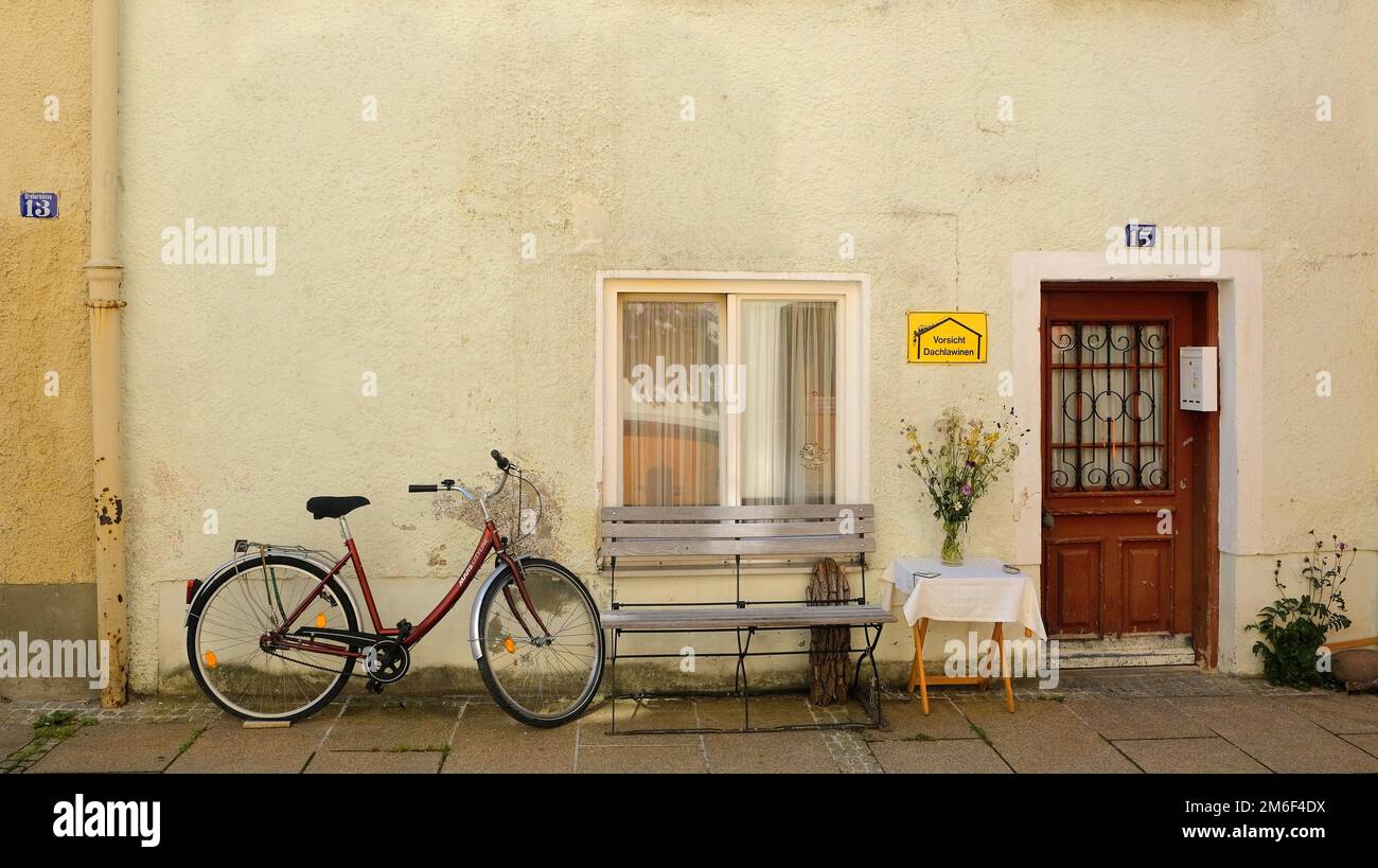 Storica fiaba strada nel villaggio di fussen in germania durante il blocco a causa di coronavirus Foto Stock