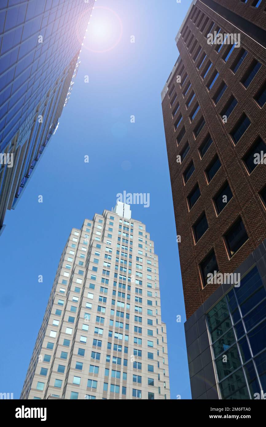 Alti edifici di uffici in Fayettevills Street nel centro di Raleigh, NC Foto Stock