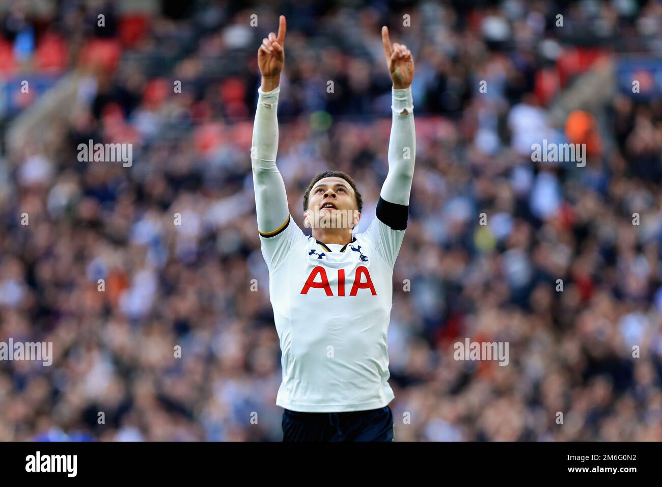 DELE Alli di Tottenham Hotspur festeggia dopo aver segnato come lo fa 2-2 - Chelsea v Tottenham Hotspur, The Emirates fa Cup semi Final, Wembley Stadium, Londra - 22nd aprile 2017. Foto Stock